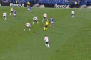 2-0,21岁皇马旧将妙传,38岁法布雷加斯率队12场不败,逼近意甲榜首