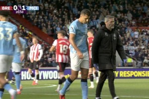 罗德里伤退！曼城中场告急，忧心忡忡