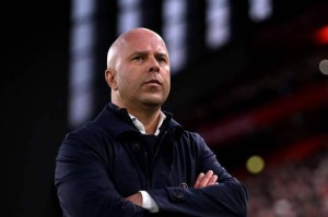 安菲尔德遭重创！利物浦欧冠连续三场大败，冠军主帅斯洛特下课危机加剧