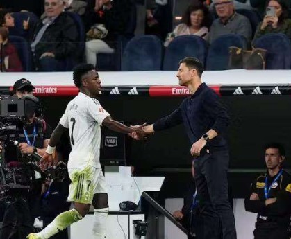 阿隆索：维尼修斯射失点球我不高兴，但没啥大不了