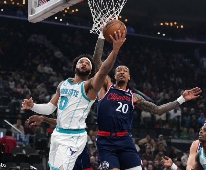 伦纳德35分哈登32+10 快船击败黄蜂3连胜