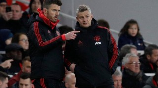 一日英超动向：多个名宿竞争曼联临时主帅，罗塞尼尔想要称兄道弟