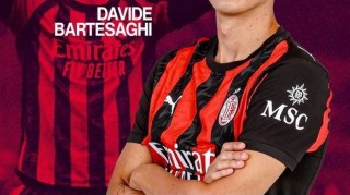 20岁新星独自撑起AC米兰左路走廊：力压S2，英超球会争相抢购